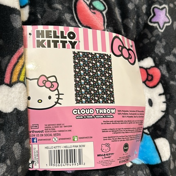 Hello Kitty Blanket - Picture 4 of 5
